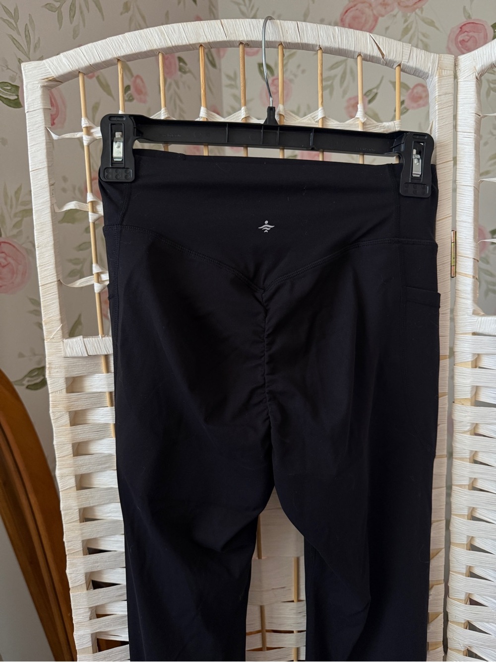 Halara Black High-Waist Ruched Activewear Pants - Picture 3 of 6